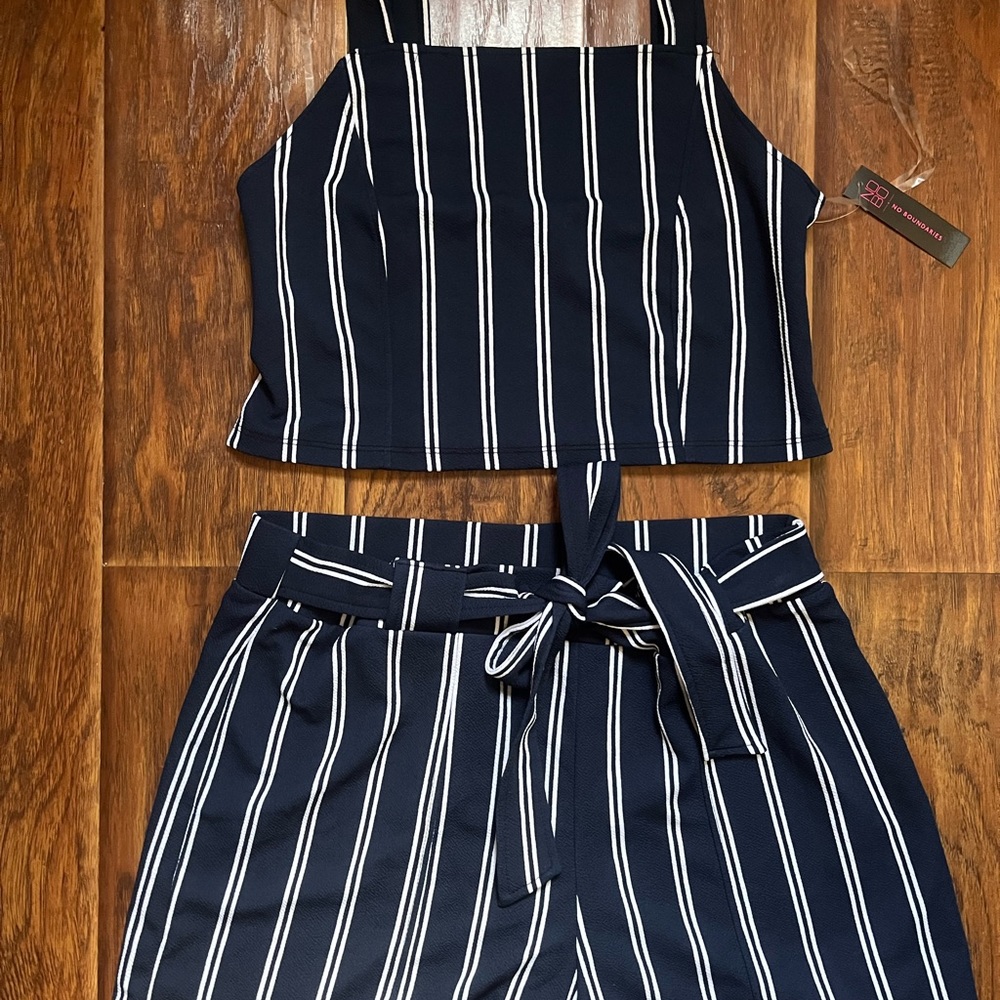 MATCHING SET - Picture 5 of 5